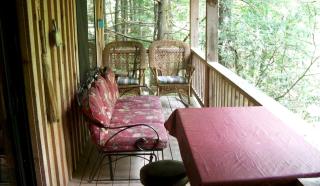 Comfortable Cottage Nestled on a Creek near Great Smoky Mountains National Park, Tennessee - 6