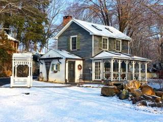 Charming Cottage Getaway with an Indoor Fireplace in Chester Springs, Pennsylvania - 4