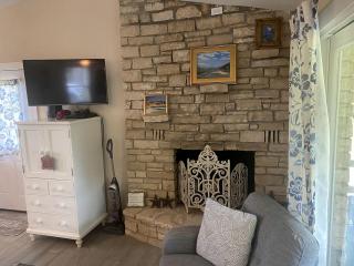 Wonderful Riverside Retreat in Wimberley, Texas, for Glorious Glamping Getaways - 1