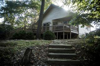 Wonderful Lakefront Cabin with Hot-tub in Carbondale, Illinois - 0
