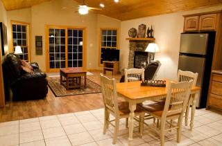 Wonderful Lakefront Cabin with Hot-tub in Carbondale, Illinois - 3