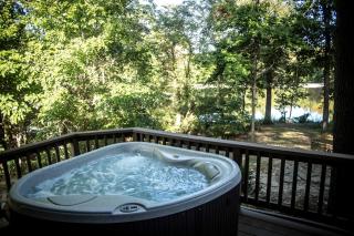 Wonderful Lakefront Cabin with Hot-tub in Carbondale, Illinois - 6