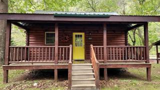 Serene Riverside Cabin Oasis Near New River, Virginia - Galax - 0