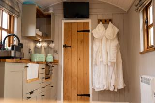 Driftwood with Hot Tub - Corpach - 7