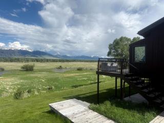 Charming Riverfront Guest House with Deck Overlooking Madison River, Near Ennis, Montana - 4