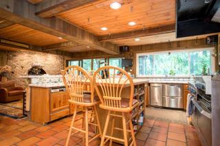 Bed and Breakfast Ski Chalet with Yoga Studio in Stratton Mountain, Vermont - 8