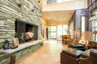 Bed and Breakfast Ski Chalet with Yoga Studio in Stratton Mountain, Vermont - 1