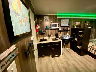 Fully Refurbished Container in Devore Heights, California, for Glamping Trips on Route 66 - 8