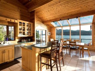 Waterfront Vacation Cabin on Lake Whatcom in Bellingham, Washington - 8