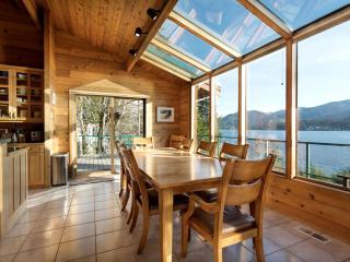 Waterfront Vacation Cabin on Lake Whatcom in Bellingham, Washington - 4