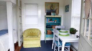 Serene Tiny House with a Big Charm for Glamping in Virginia - 9