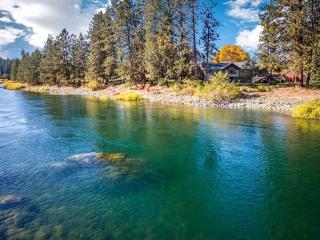 Luxurious, Riverfront Cabin with Panoramic Views of the Spokane River, in Post Falls, Idaho - 6