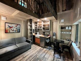Eco-Friendly, Abstract Treehouse Surrounded by Wildlife and Hiking Trails For a Special Getaway in Sparrow Bush, New York - 9