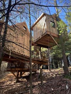 Eco-Friendly, Abstract Treehouse Surrounded by Wildlife and Hiking Trails For a Special Getaway in Sparrow Bush, New York - 2
