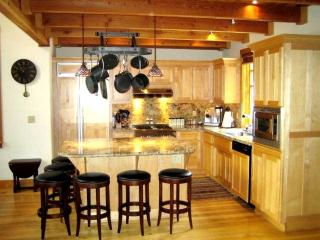 Modern Woodland Cabin Getaway with a Fireplace in Truckee, California - 5