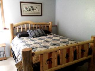 Secluded Lodge Rental for Large Groups in Lewis and Clark National Forest, Montana - 2