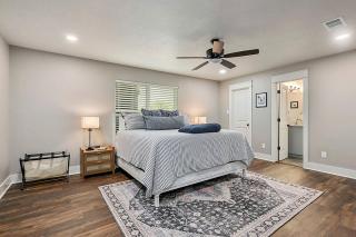 Gorgeous Family Cottage Ideal to Stargaze from the Deck in Texas - 5