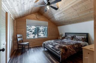 Peaceful Cabin Surrounded by Nature for a Memorable Getaway in Duck Creek Village, Utah - 8