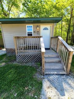 Cozy Cabin Rentals for a Family Getaway in Southeastern Iowa - 0
