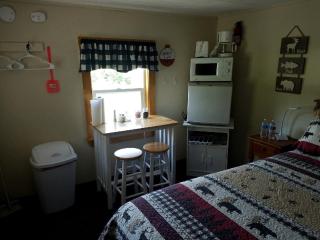 Cabin for Couples, Perfect for a Romantic Getaway in New Hampshire - 7