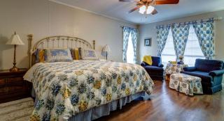 Lovely Cottage Rental with Waterfall on San Gabriel River near Austin, Texas - 2