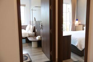Modern 3BR Villa , Poolside, 4min Shuttle to Beach - 1