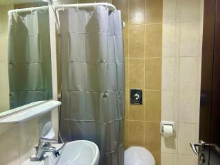 Spacious Luxury Stay by Corniche Beach - 5