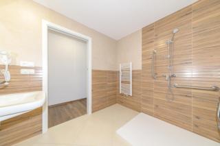 Hotel Grand - 8