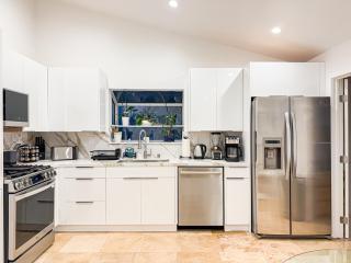 3BR Villa with Serene Poolside Views - CAL1 - HH - 6