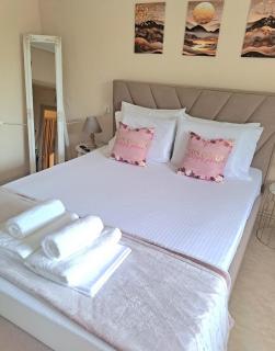Trikala Cozy Oasis - Guest House with Garden - 4