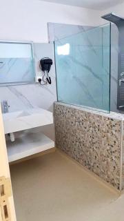 C-side Studios - newly fully renovated beachfront residence with rooftop jacuzzi - 3