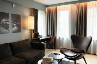 Home Hotel 1624 - 5