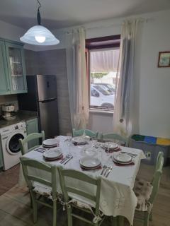 Rosy Vacation Home - 3
