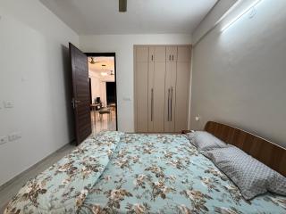 Luxurious 3BHK entire apartment in Premium Society - 6