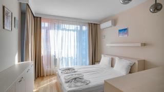 Modern & Spacious Stay with Free Parking - 8