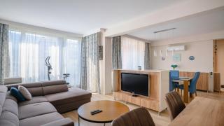 Modern & Spacious Stay with Free Parking - 7