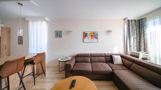 Modern & Spacious Stay with Free Parking - 2