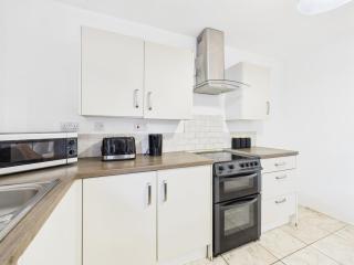 New No1 Saxon Way by Signature Stays - Upton Warren - 6