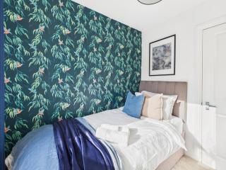 New No1 Saxon Way by Signature Stays - 3