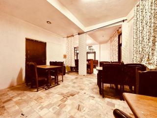 Hotel Giriraj Zirakpur - 1