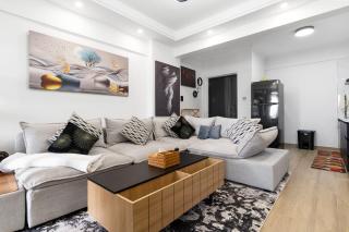 Lavish condo - 6