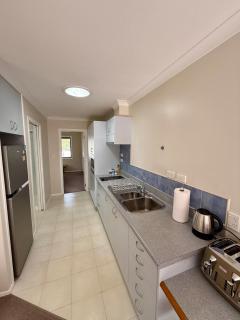 Family Friendly 1BR in Howick, Near Beach and Cafes - 3
