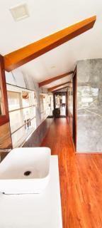 Karimeen Boathouse - 9