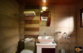 Karimeen Boathouse - 6