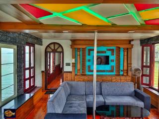 Karimeen Boathouse - 2