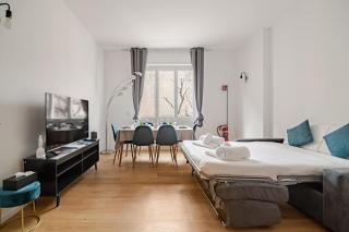 Luxury Suite Spacious Home in the Heart of Como - 2