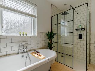 3 Bed in Chapel-En-Le-Frith 88180 - 1