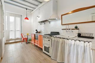 Cozy Central Barcelona Stay Your Urban Retreat - 0