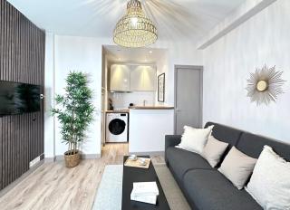 Elegant Home near Trocadéro - 8