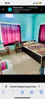 Alkapuri Guest House - 7